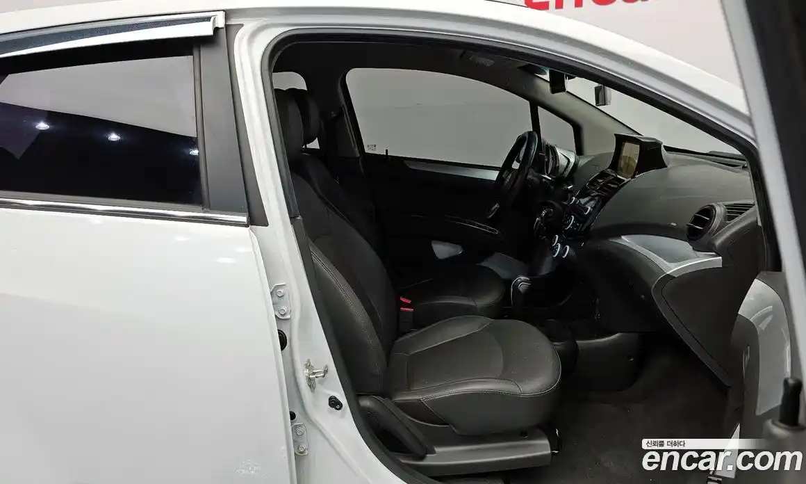 Chevrolet Spark 2015 1.0 Автомат в Москве № 37260, фото 5