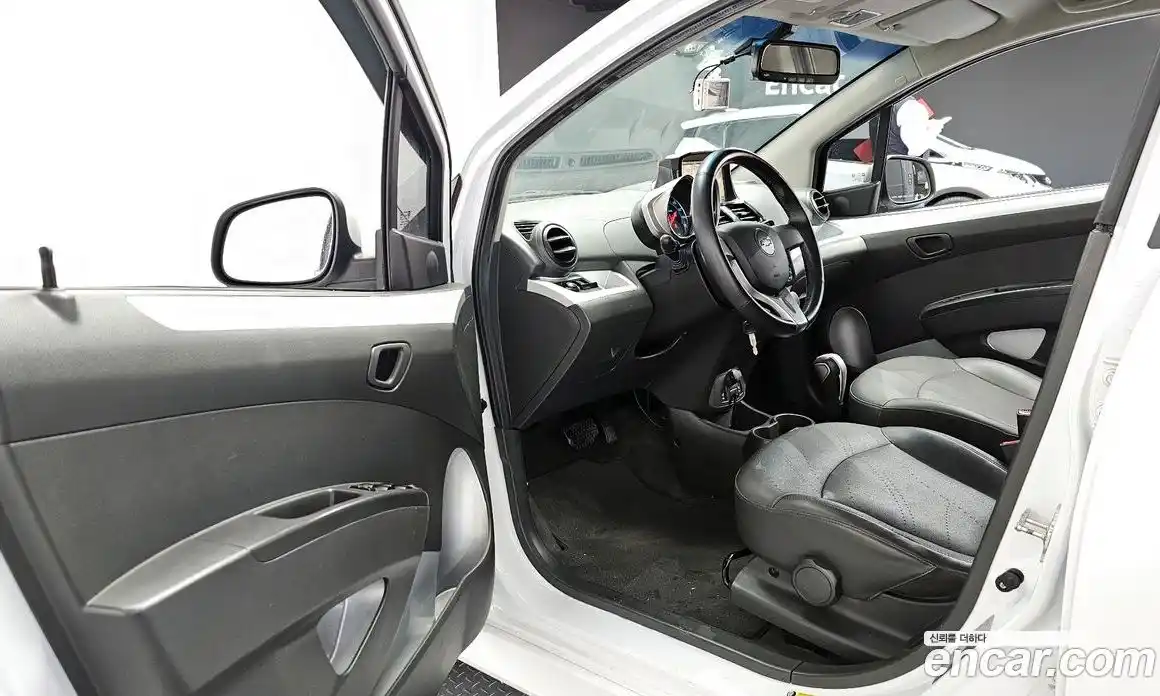 Chevrolet Spark 2015 1.0 Автомат в Москве № 37260, фото 6