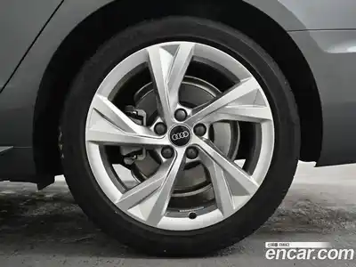 Audi A4 2022 2.0 Автомат в Москве № 373419, миниатюра 5