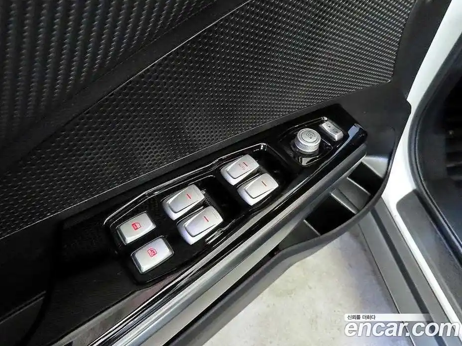 SsangYong TIBOLI 2016 1.6 Автомат в Москве № 389417, фото 13