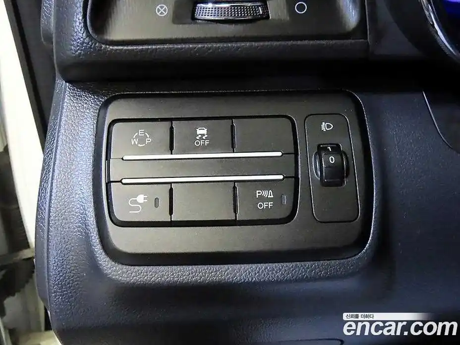 SsangYong TIBOLI 2016 1.6 Автомат в Москве № 389417, фото 14