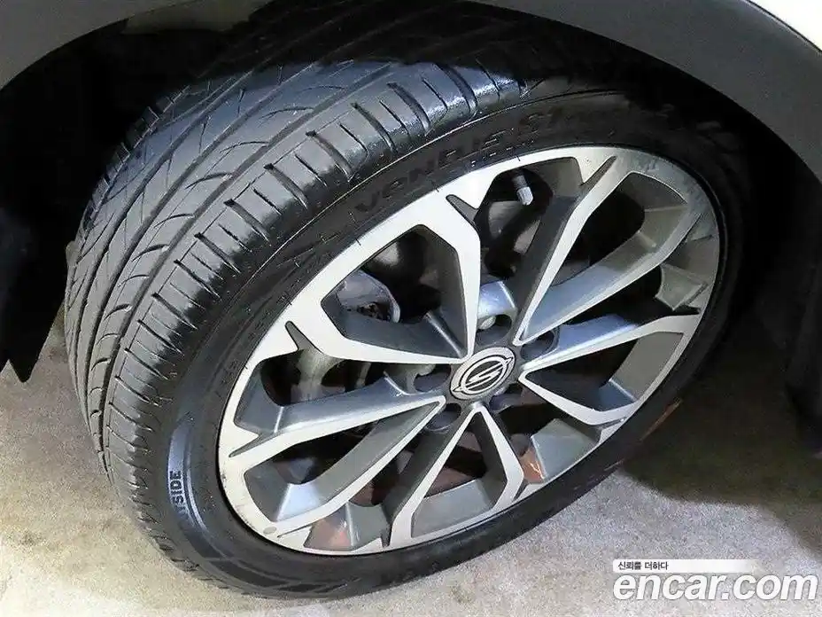 SsangYong TIBOLI 2016 1.6 Автомат в Москве № 389417, фото 20