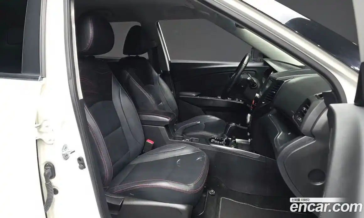 SsangYong TIBOLI 2016 1.6 Автомат в Москве № 421094, фото 11