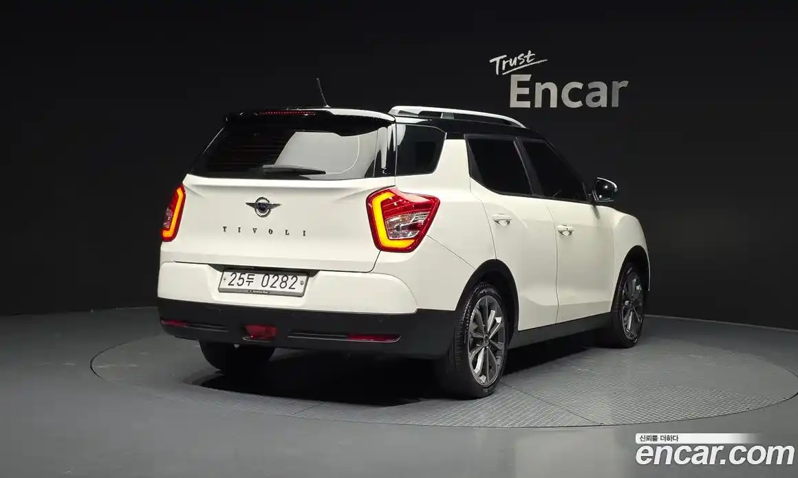 SsangYong TIBOLI 2016 1.6 Автомат в Москве № 421094, фото 2