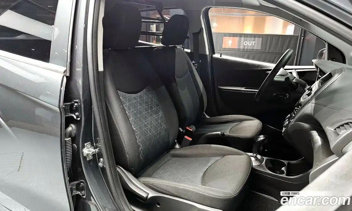 Chevrolet Spark 2022 1.0 Автомат в Москве № 422068, фото 10