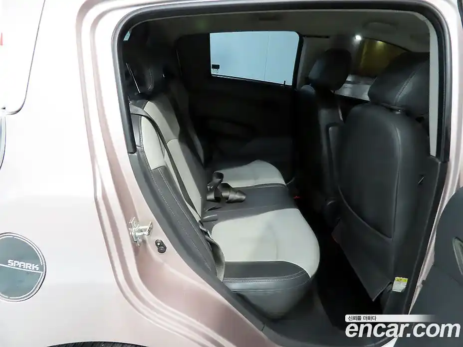 Chevrolet Spark 2012 1.0 Автомат в Москве № 42234, фото 8