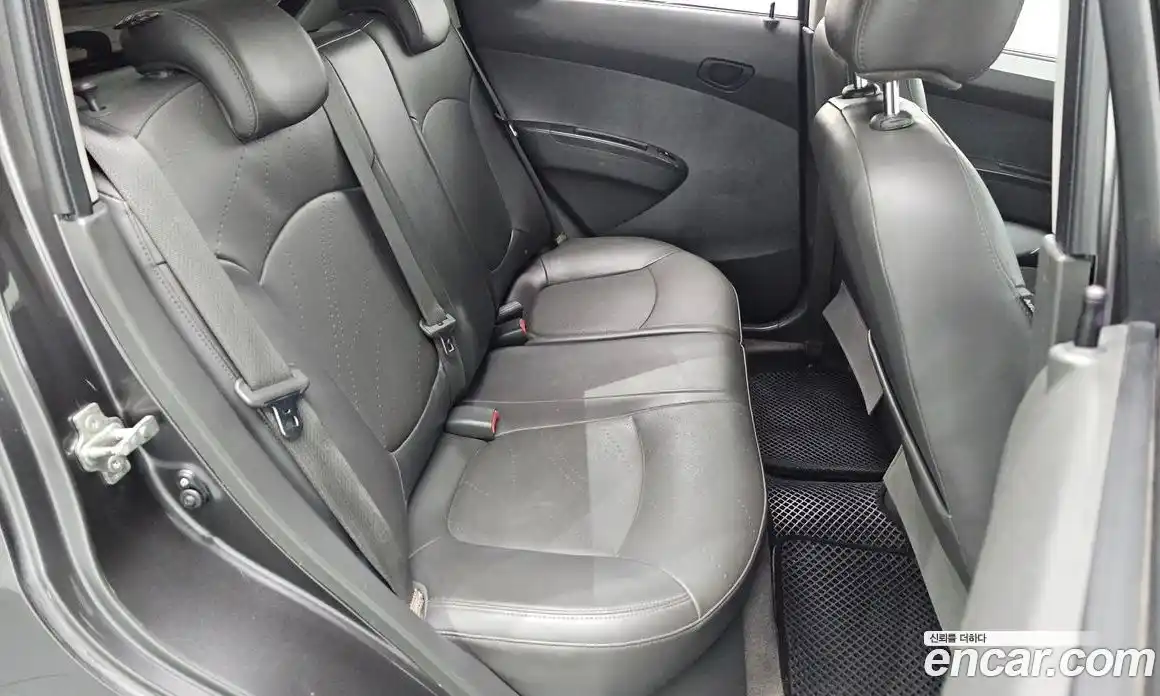 Chevrolet Spark 2015 1.0 Автомат в Москве № 422868, фото 13