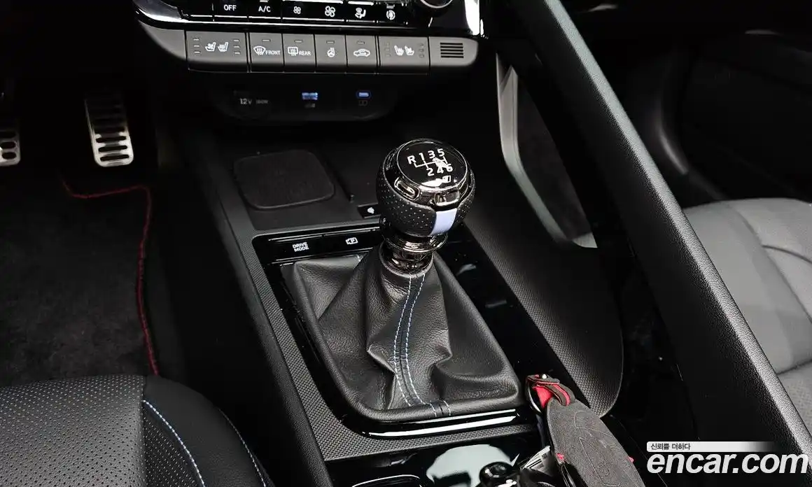 Hyundai Avante 2024 2.0 Механическая в Москве № 44222, фото 9