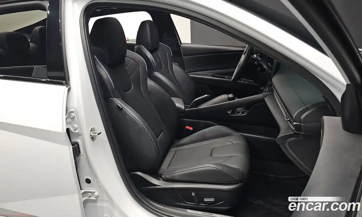 Hyundai Avante 2024 2.0 Механическая в Москве № 44222, фото 10