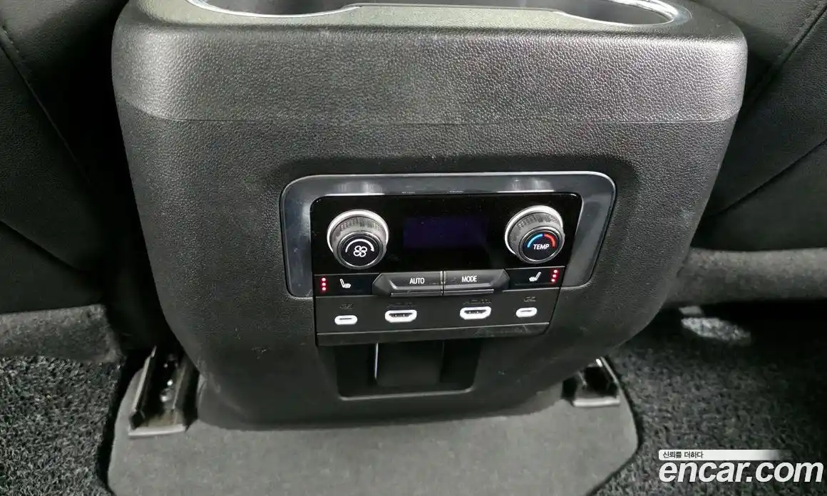 Chevrolet Tahoe 2022 6.2 Автомат в Москве № 455241, фото 19