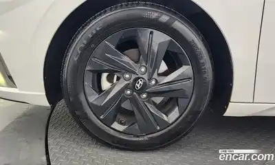 Hyundai Avante 2022 1.6 Автомат в Москве № 46904, миниатюра 12