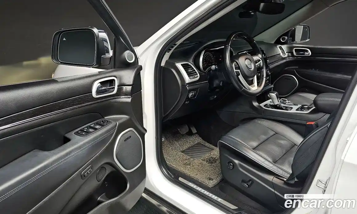 Jeep Cherokee 2021 3.6 Автомат в Москве № 472723, фото 11