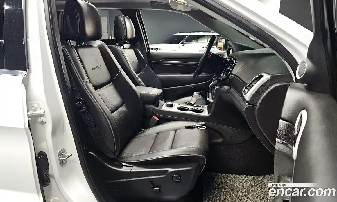 Jeep Cherokee 2021 3.6 Автомат в Москве № 472723, фото 10