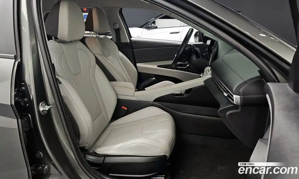 Hyundai Avante 2022 1.6 Автомат в Москве № 92182, фото 15