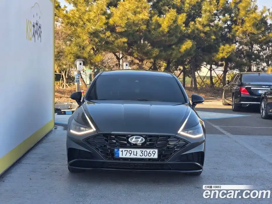 Hyundai Sonata 2021 1.6 Автомат в Москве № 10659, фото 3