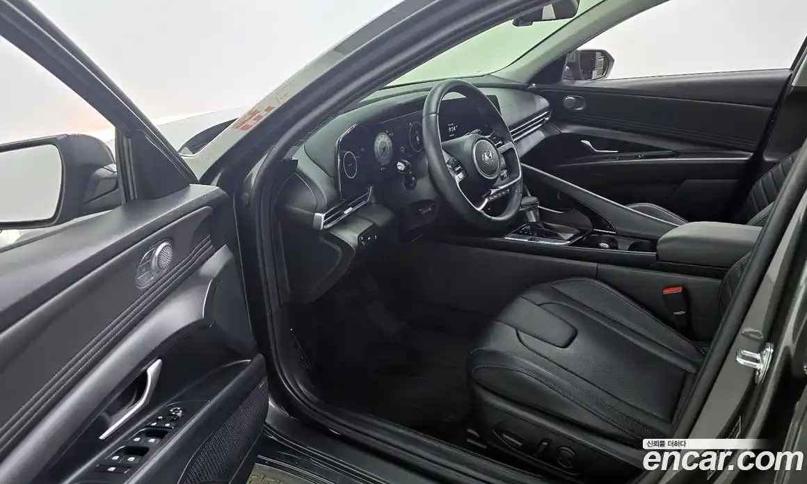 Hyundai Avante 2023 1.6 Автомат в Москве № 108911, фото 9