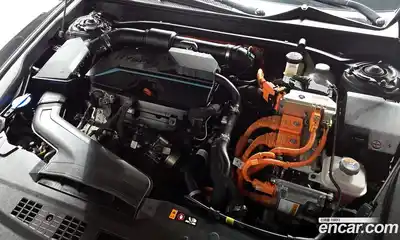 Hyundai Grandeur 2023 1.6 Автомат в Москве № 111623, миниатюра 2