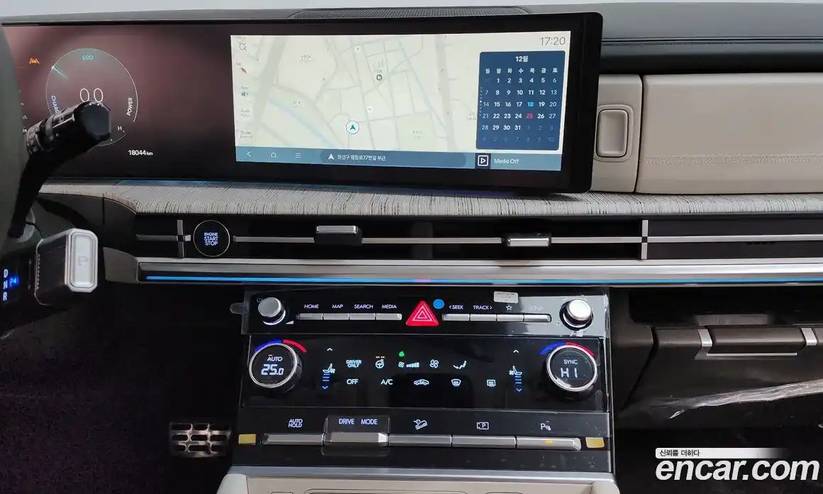 Hyundai Santa Fe 2024 1.6 Автомат в Москве № 124549, фото 15