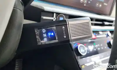 Hyundai Santa Fe 2024 1.6 Автомат в Москве № 124549, миниатюра 9