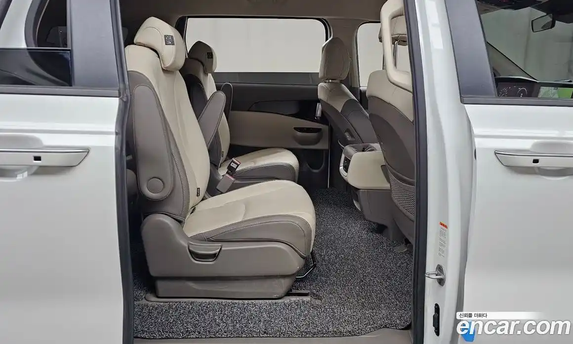 Kia Canival 2022 2.2 Автомат в Москве № 132723, фото 17