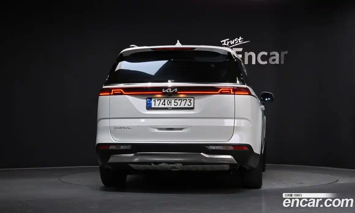 Kia Canival 2023 2.2 Автомат в Москве № 134270, фото 10