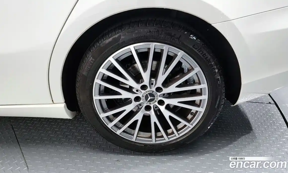 Mercedes-Benz A-Class 2021 2.0 Автомат в Москве № 135099, фото 12