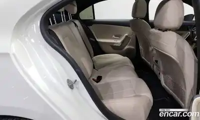 Mercedes-Benz A-Class 2021 2.0 Автомат в Москве № 135099, миниатюра 9