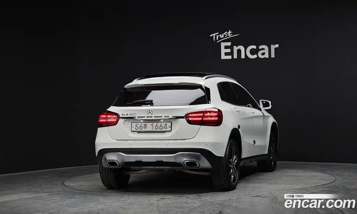 Mercedes-Benz GLA-Class 2019 2.0 Автомат в Москве № 143372, фото 12