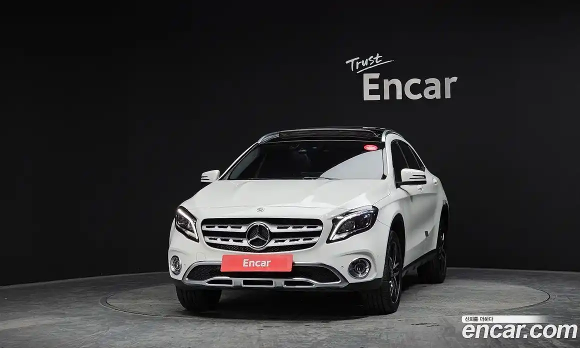 Mercedes-Benz GLA-Class 2019 2.0 Автомат в Москве № 143372, фото 14