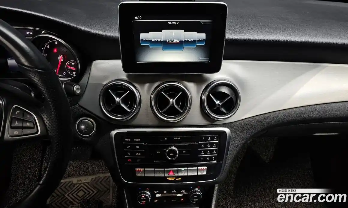 Mercedes-Benz GLA-Class 2019 2.0 Автомат в Москве № 143372, фото 15