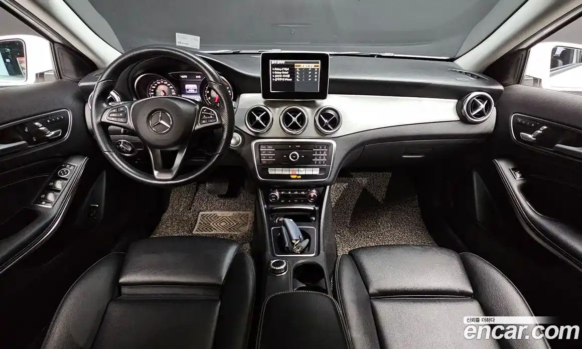 Mercedes-Benz GLA-Class 2019 2.0 Автомат в Москве № 143372, фото 17