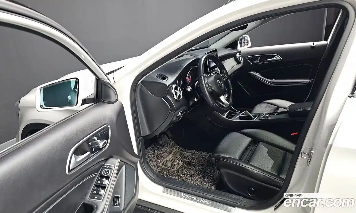 Mercedes-Benz GLA-Class 2019 2.0 Автомат в Москве № 143372, фото 20