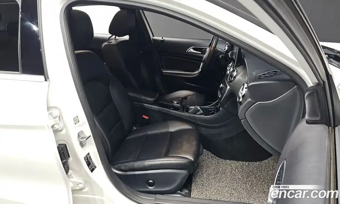 Mercedes-Benz GLA-Class 2019 2.0 Автомат в Москве № 143372, фото 3