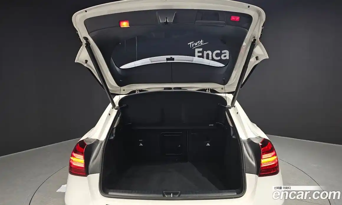 Mercedes-Benz GLA-Class 2019 2.0 Автомат в Москве № 143372, фото 10