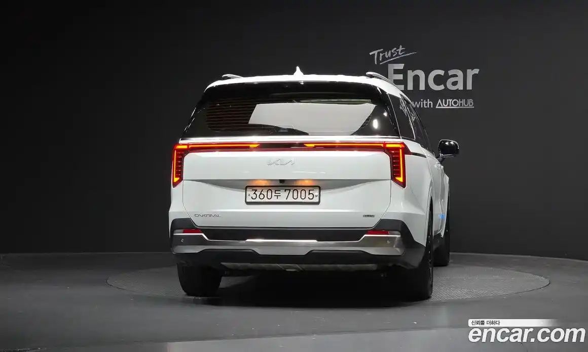 Kia Canival 2024 1.6 Автомат в Москве № 14566, фото 3