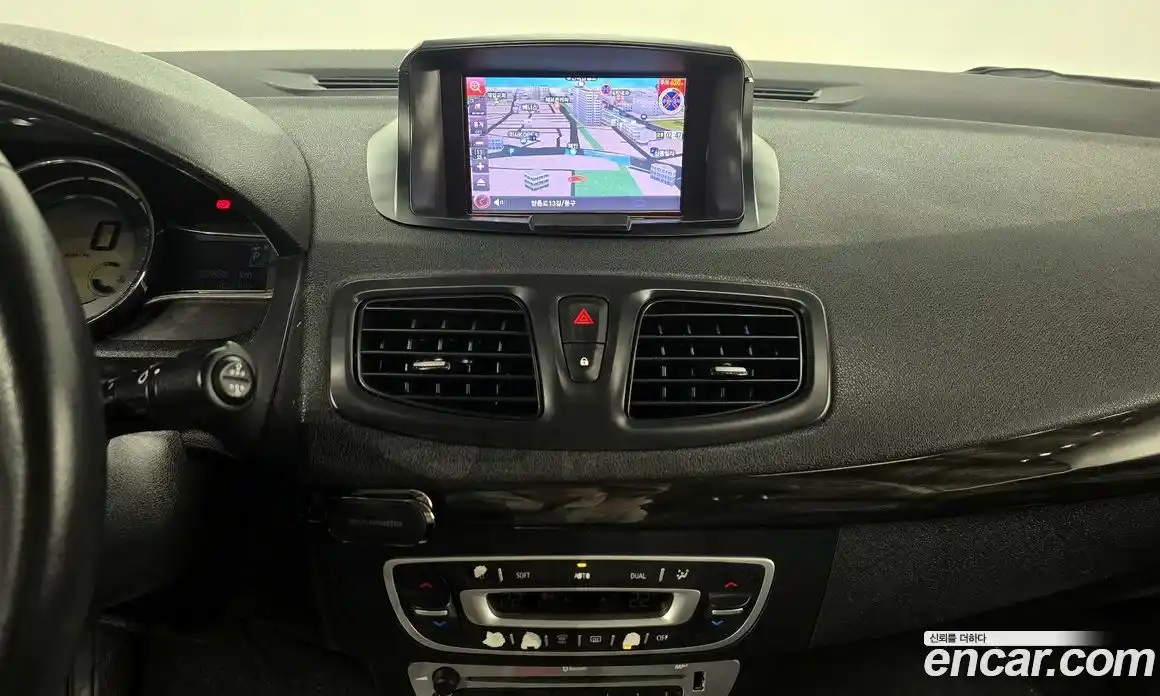 Renault SM3 2014 1.6 Автомат в Москве № 148593, фото 14