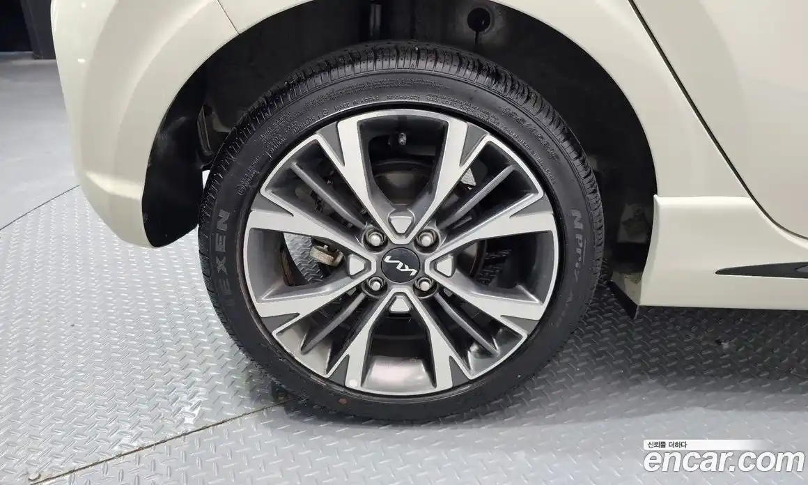 Kia Morning 2023 1.0 Автомат в Москве № 15339, фото 8