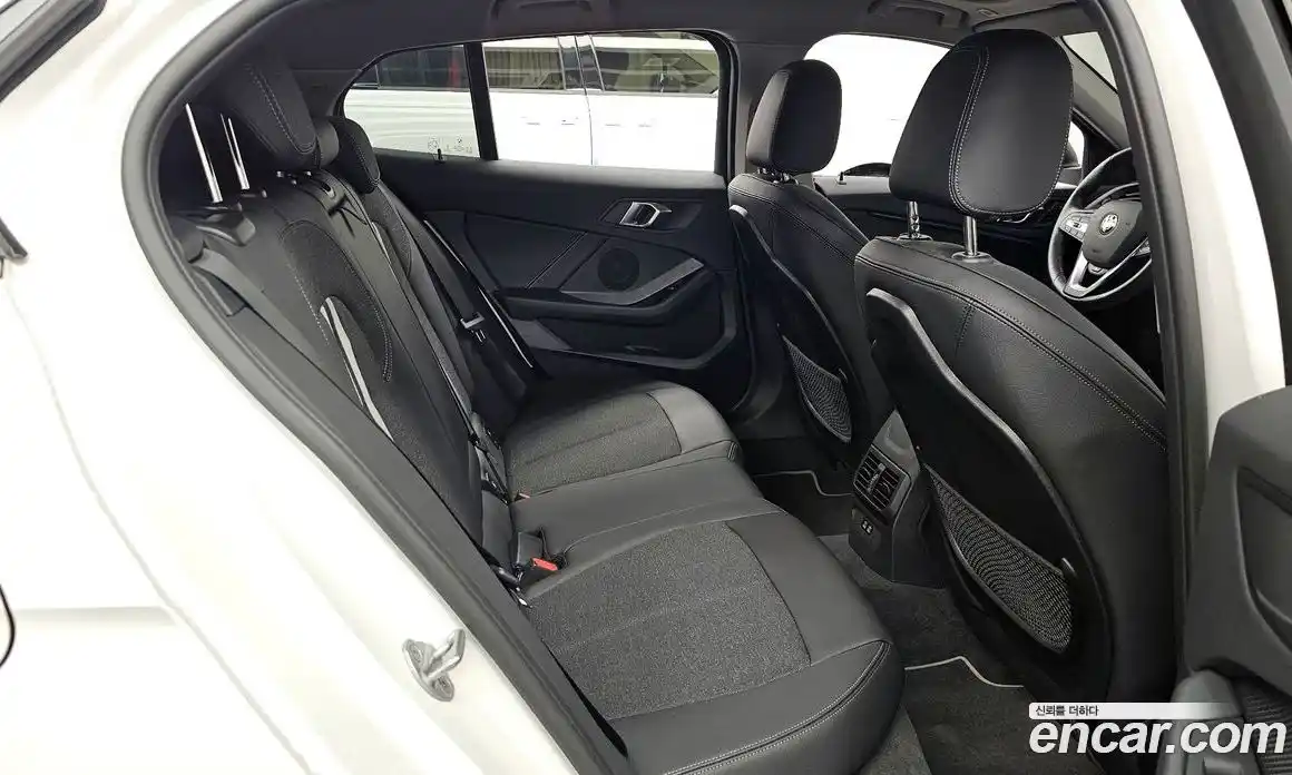 BMW 1-Series 2024 2.0 Автомат в Москве № 153915, фото 3