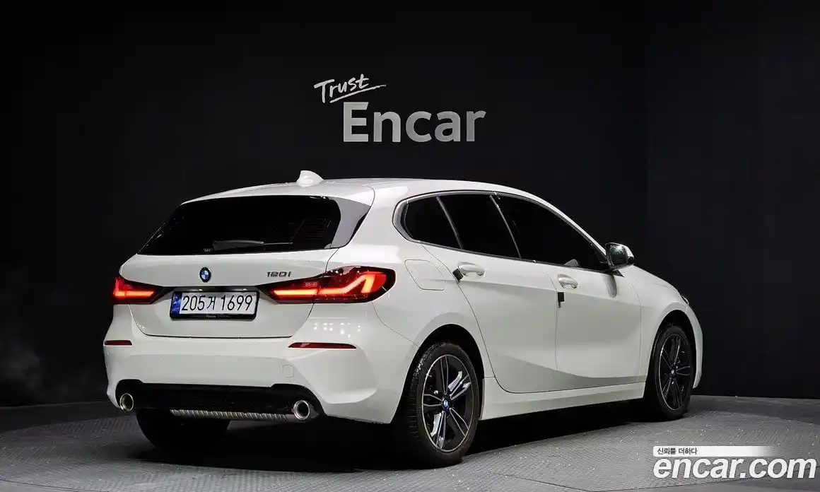 BMW 1-Series 2024 2.0 Автомат в Москве № 153915, фото 7