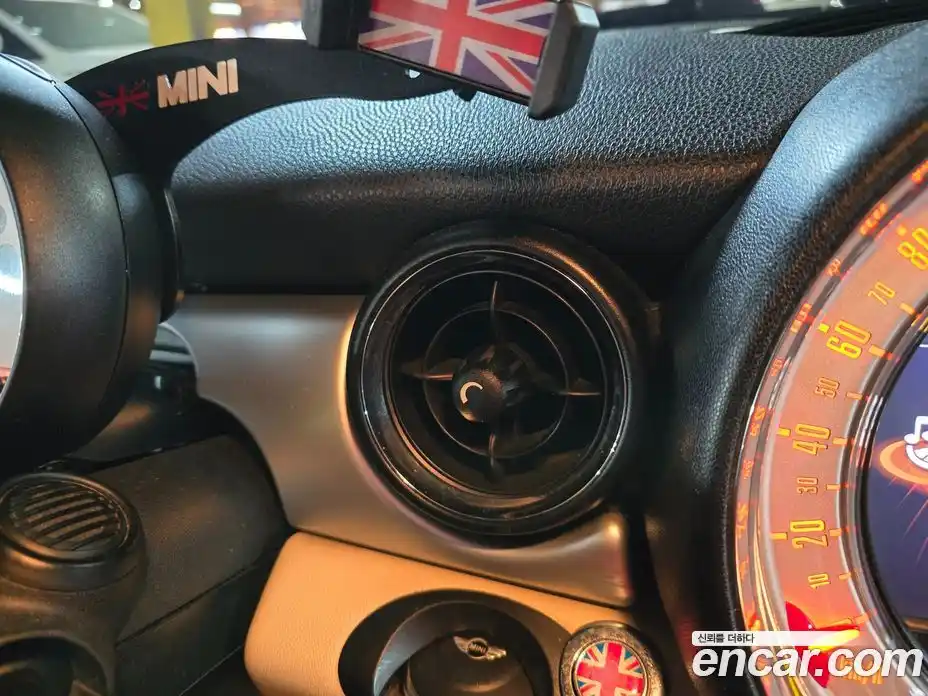 Mini Coupe 2012 1.6 Автомат в Москве № 155278, фото 15