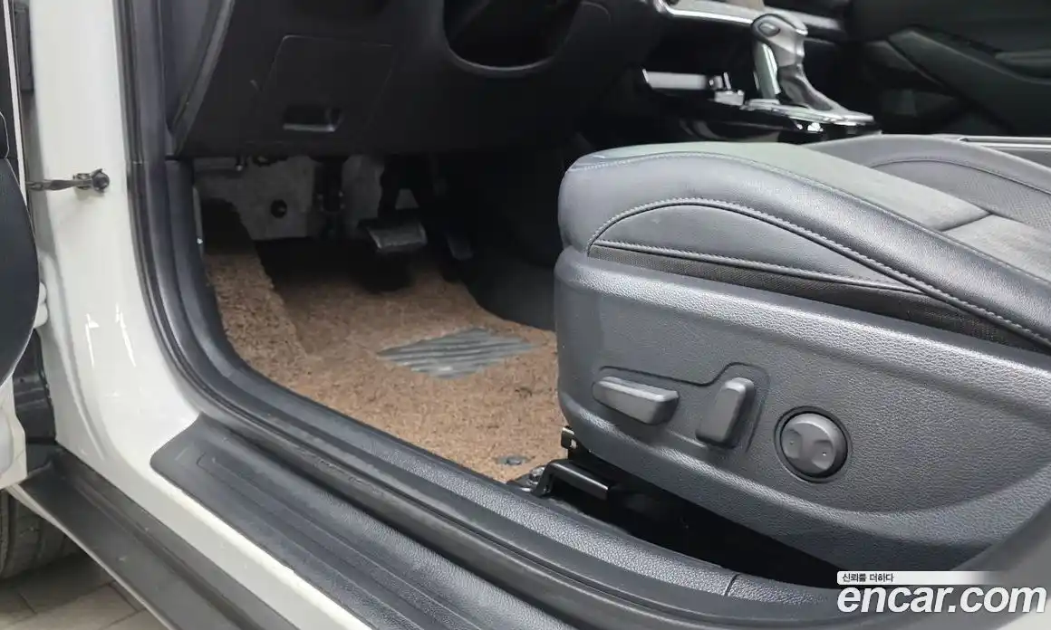 Kia Seltos 2023 1.6 Автомат в Москве № 15540, фото 17