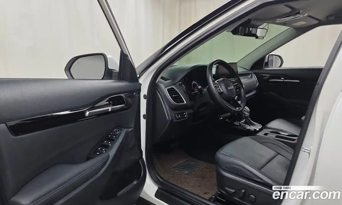 Kia Seltos 2023 1.6 Автомат в Москве № 15540, фото 19