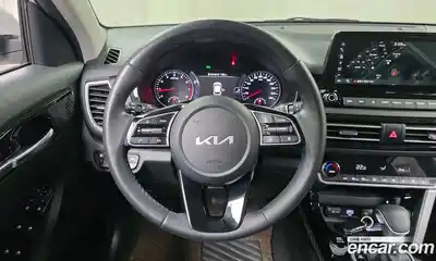 Kia Seltos 2023 1.6 Автомат в Москве № 15540, миниатюра 2