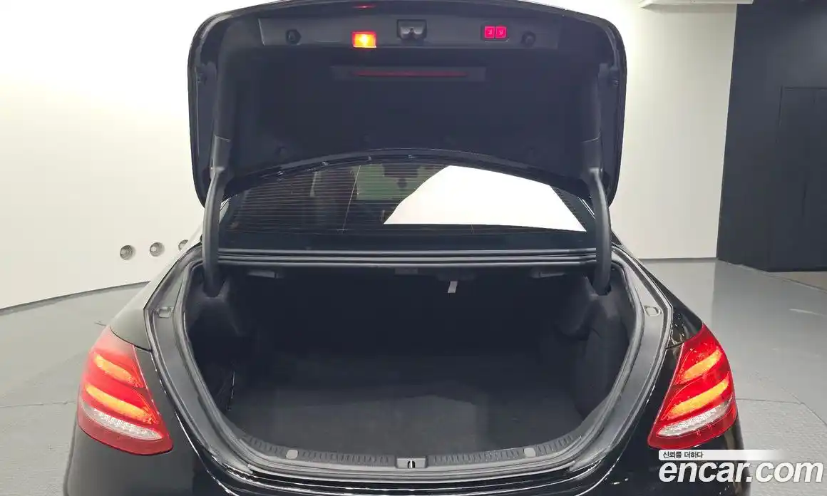 Mercedes-Benz E-Class 2019 3.0 Автомат в Москве № 161176, фото 10