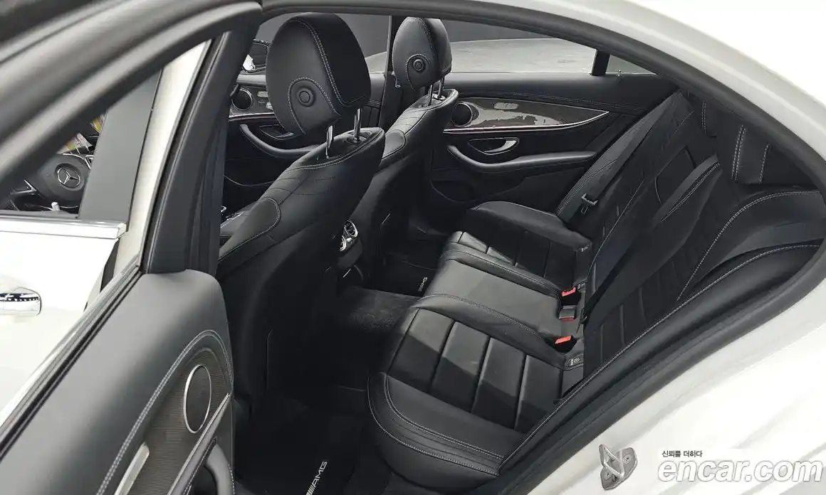 Mercedes-Benz E-Class 2017 2.0 Автомат в Москве № 161726, фото 12