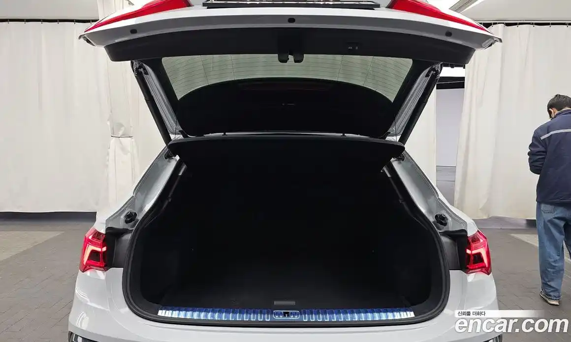 Audi Q3 2023 2.0 Автомат в Москве № 162592, фото 18