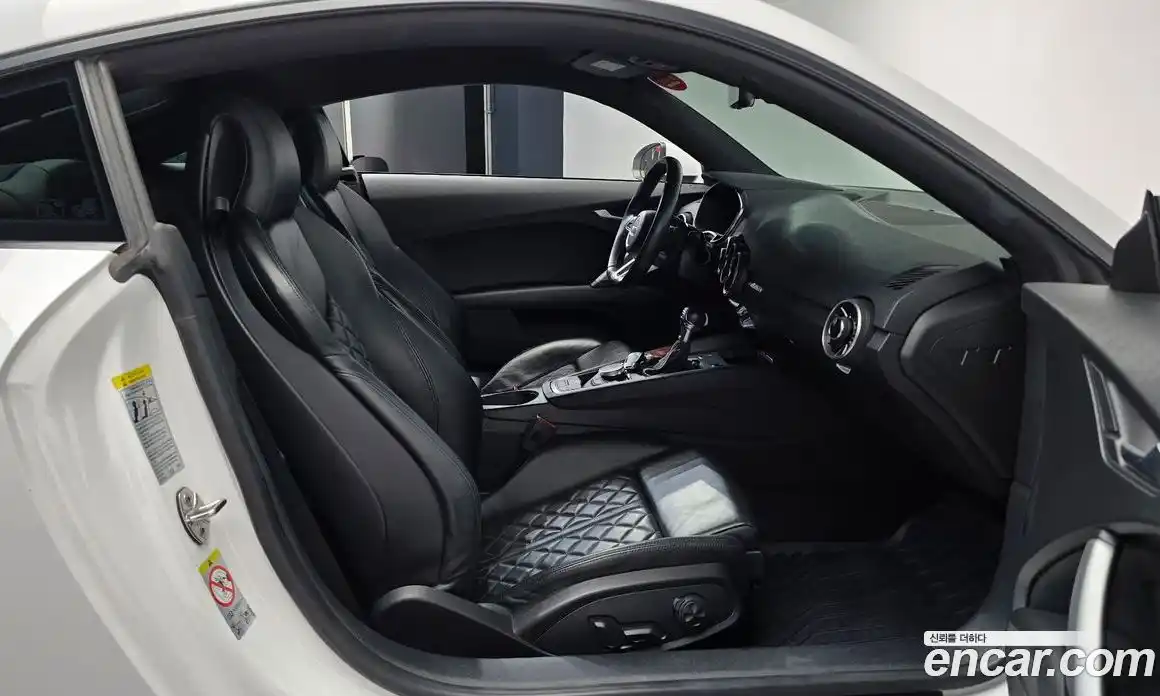 Audi TT 2016 2.0 Автомат в Москве № 163879, фото 20