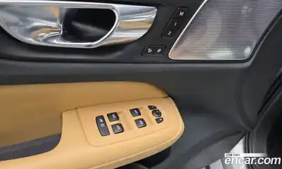 Volvo S60 2023 2.0 Автомат в Москве № 164505, миниатюра 2