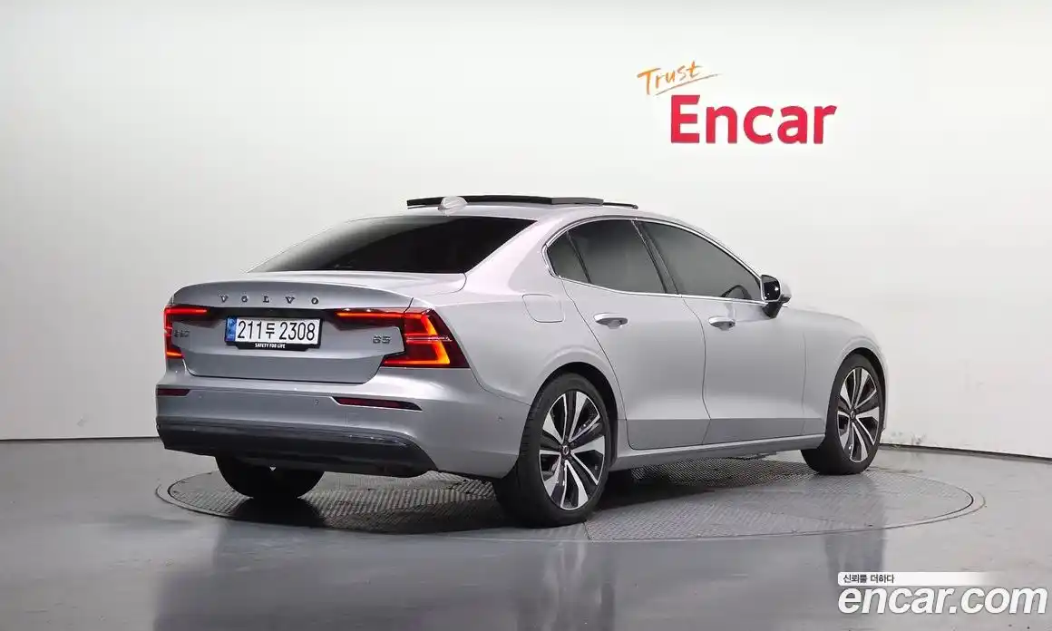 Volvo S60 2023 2.0 Автомат в Москве № 164505, фото 9