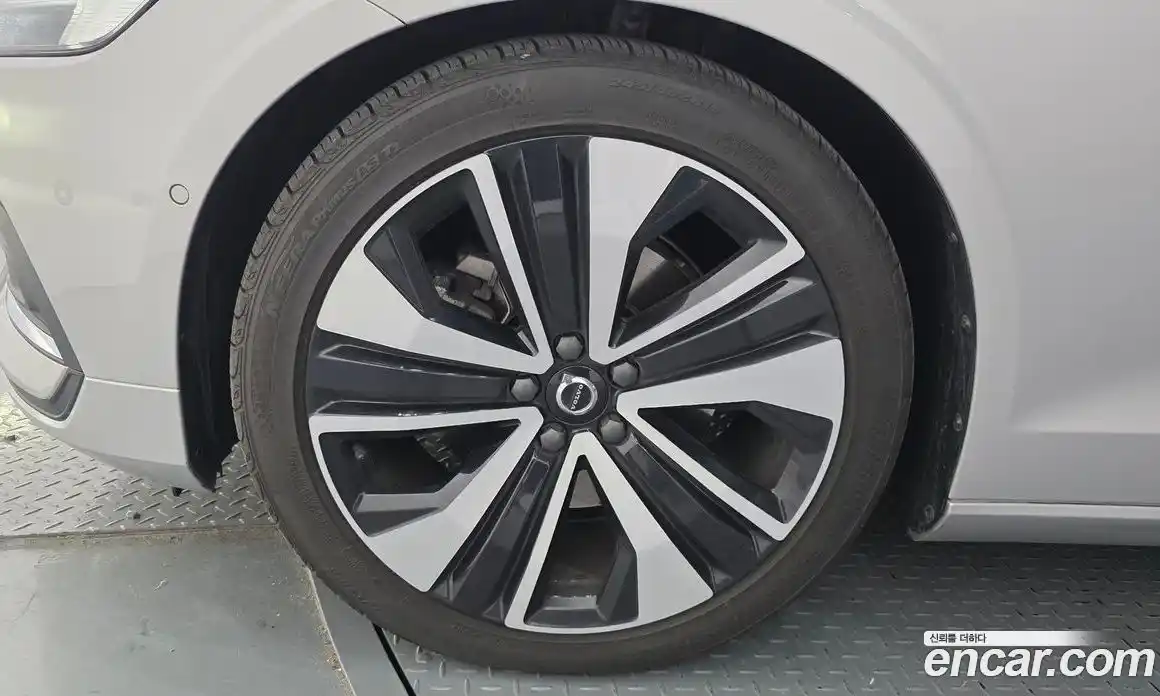 Volvo S60 2023 2.0 Автомат в Москве № 164505, фото 10